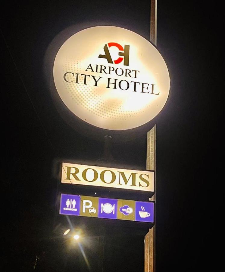 Airport City Hotel Katunayake Exterior photo