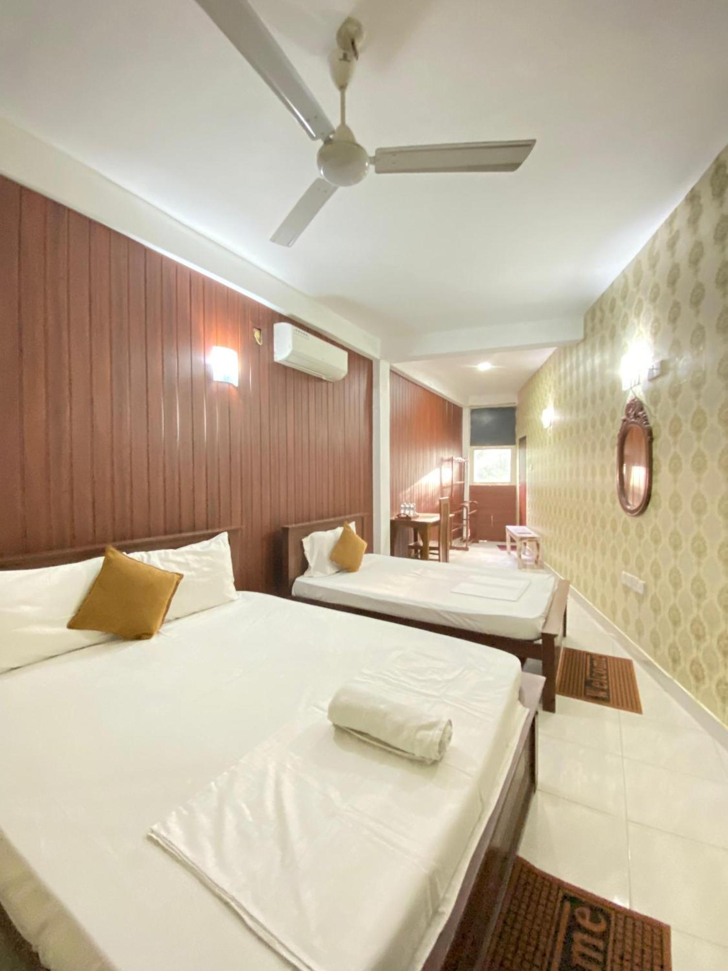 Airport City Hotel Katunayake Exterior photo