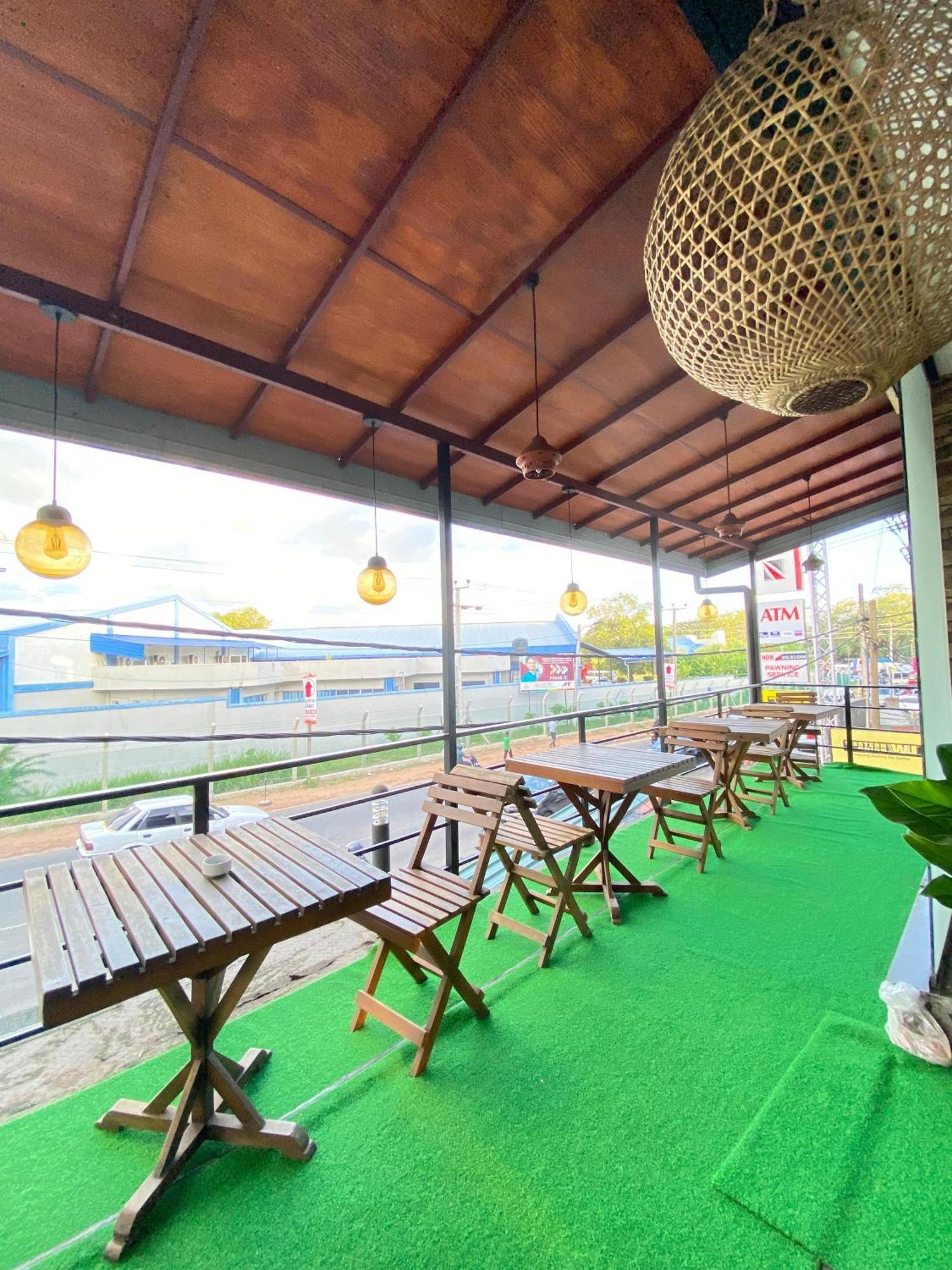 Airport City Hotel Katunayake Exterior photo